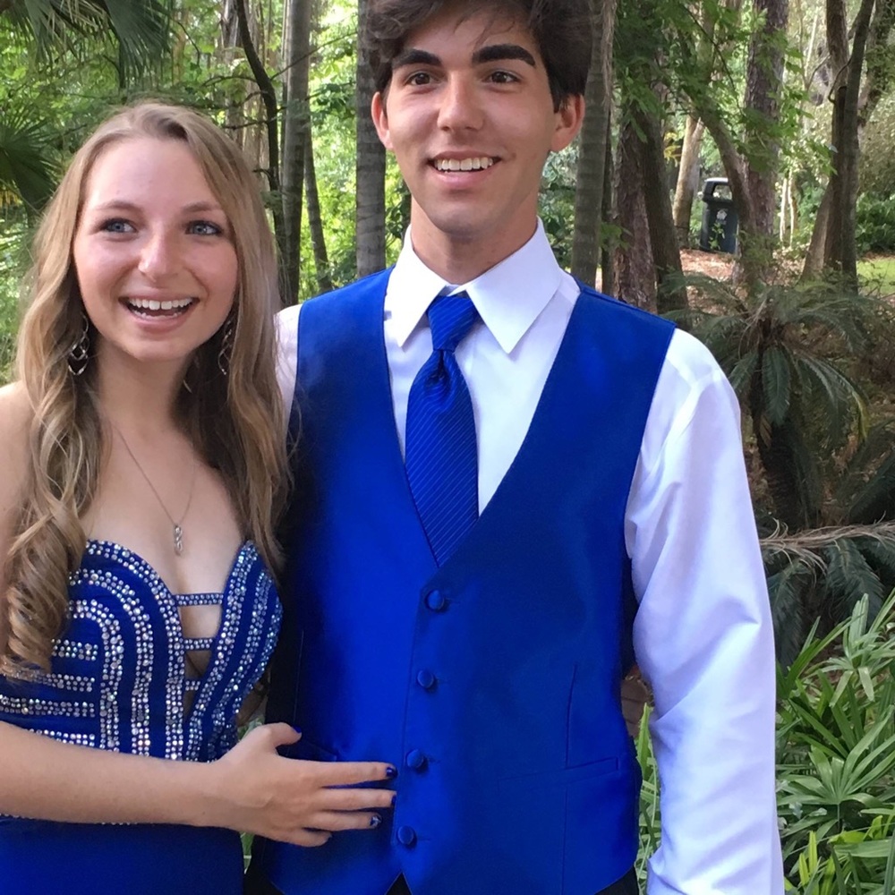Prom dress - Picture 2 of 3